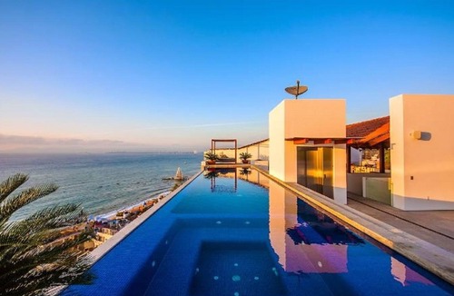 Amapas Condo | DECK JACUZZI| AMAPAS 353| BLOCK 2 BEACH| ROOFPOOL| GYM| LOS MUEURTOS BEACH