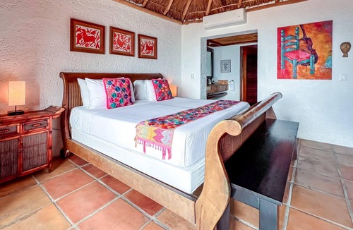Isla Mujeres Hotel | Deluxe King Room at at Casa de los Sueños