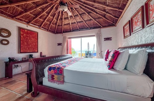 Isla Mujeres Hotel | Deluxe King Room at at Casa de los Sueños