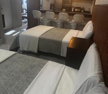 Chihuahua Apartment | Depto para 5 cerca de aeropuerto Cocina amplia AC