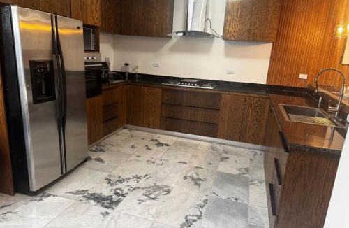 Chihuahua Apartment | Depto para 5 cerca de aeropuerto Cocina amplia AC