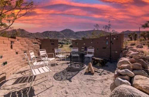 Joshua Tree Highlands House | Desert Lily - Room 3 with shared pool access