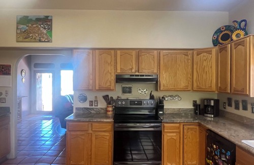 Tucson House | Desert Oasis Near the City
