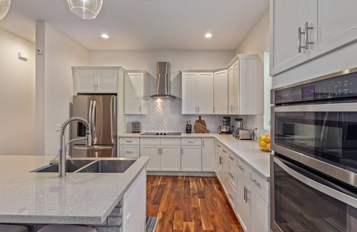 Camelback East House | Desert Playground 5BR Sleeps 14 + Heated & Chilled Pool + Huge Yard + Game Room