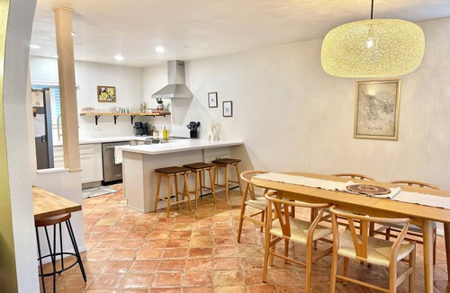 Westside Development House | Desert Playhouse Pool Putt Lounge Watch Wildlife Pets 10 min to Downtown