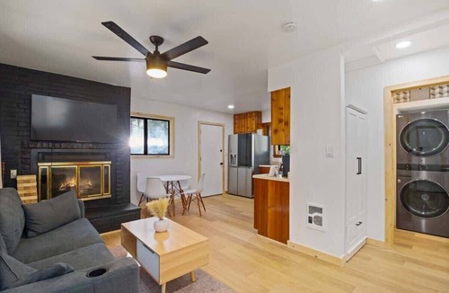 Pinetop Cabin | Designer Cabin | Forest View Close to Downtown