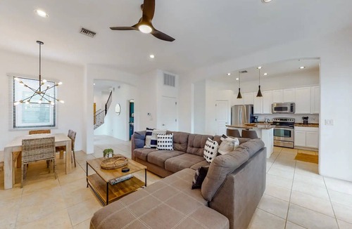 Tucson House | Designer Desert Home + Pool+Spa Gated Community