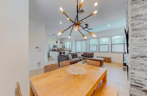 Tucson House | Designer Desert Home + Pool+Spa Gated Community