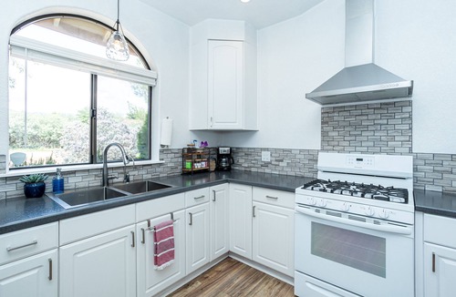 Cottonwood-Verde Village House | Detached Casita, Fireplace, Hot Tub, Full Kitchen, Patio~Old Town/Sedona/Jerome