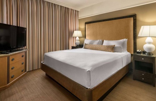Gainey Village Villas Hotel | Discover Ideally Located Suites in Gainey Ranch AZ w/Free Parking & Breakfast!