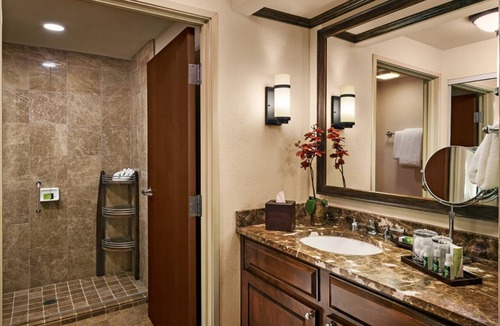 Gainey Village Villas Hotel | Discover Ideally Located Suites in Gainey Ranch AZ w/Free Parking & Breakfast!