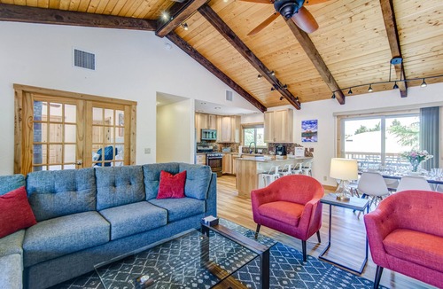 West Sedona House | Discover luxury at Sedona Sugarloaf Dream: 4BR, 3BA with stunning red rock views.
