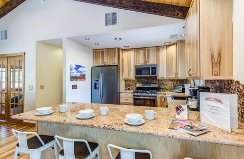 West Sedona House | Discover luxury at Sedona Sugarloaf Dream: 4BR, 3BA with stunning red rock views.
