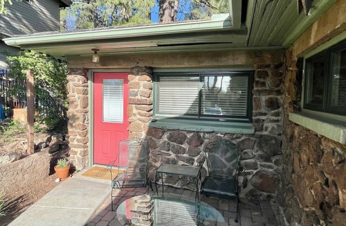 Cherry Hill Apartment | Discover the Perfect Downtown Flagstaff Getaway