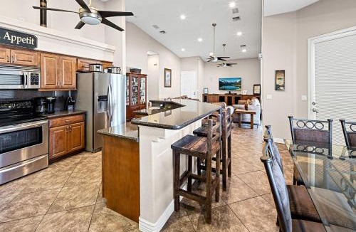 Moovalya Keys Villa | Dock and Chill at Parker Riverfront on Colorado River