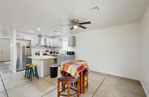 Oak Flower House | Dog-Friendly Getaway w/Yard in Tucson!