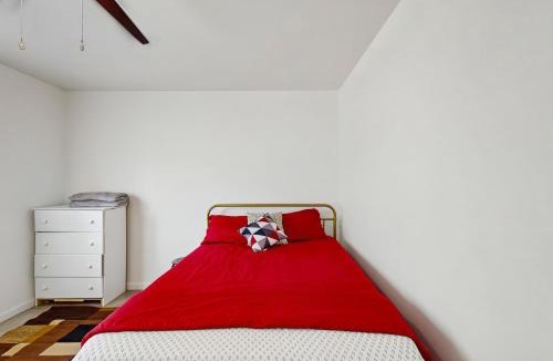 Oak Flower House | Dog-Friendly Getaway w/Yard in Tucson!