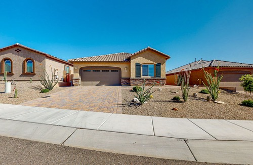Dove Mountain House | Dog-friendly home with a patio, putting green, & games - pool and gym access