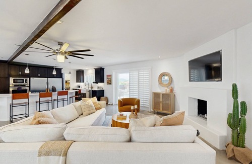 Casas Adobes West House | Dog-friendly modern stay with a heated private pool, sun room, & grill