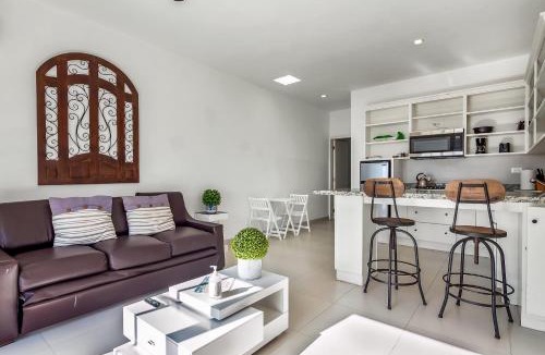 La Paloma House | Dog-Friendly Suite with Kitchenette, Heated Outdoor Pool, Hot Tub, Private Patio