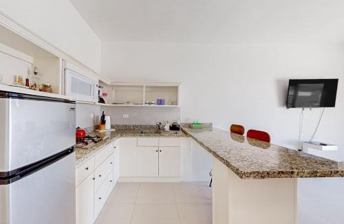 La Paloma House | Dog-Friendly Suite with Hot Tub, Kitchenette, Heated Outdoor Pool, Private Patio