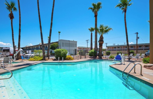 Feldman's Hotel | Double-Bed Tucson Lodging Near Nightlife + Pool & WiFi Included - 2 Rooms