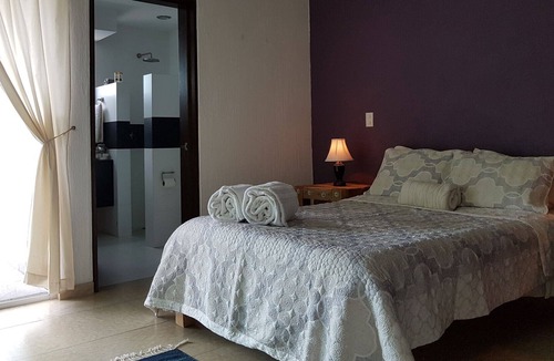 Financial District House | Double Room With Private Bathroom In Shared Guest House.