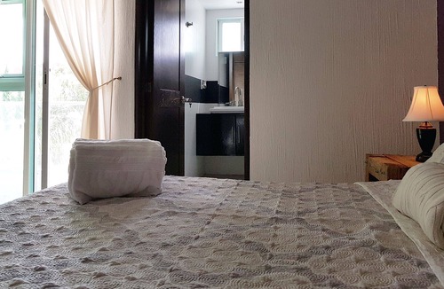 Financial District House | Double Room With Private Bathroom In Shared Guest House.