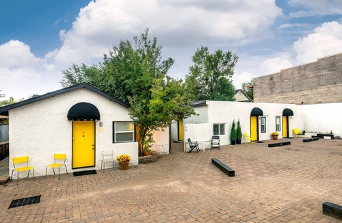 Southside Cottage | Downtown Cozy Condo -Walk to Best Diners, Breweries, NAU, Historic Flagstaff!