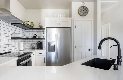 Gilbert House | Downtown Gilbert 3BR | Monthly | Pool