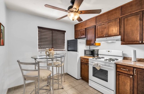 Rincon Heights Apartment | Downtown Summer Solo/Couple Retreat | Near UofA