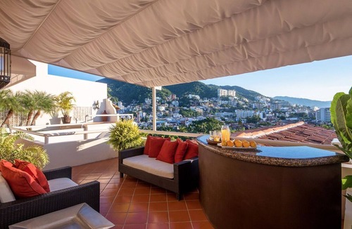 Proyecto escola Villa | DOWNTOWN VILLA AMAZING VIEWS FULL STAFF - 5 BD