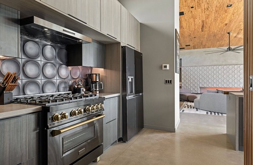 Yucca Valley House | Dragonfly by Fieldtrip - Luxe Oasis w Resort Pool