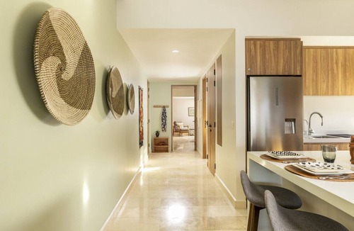 Las Glorias Apartment | Dreamy Oceanview Getaway 1BR + Breakfast Included