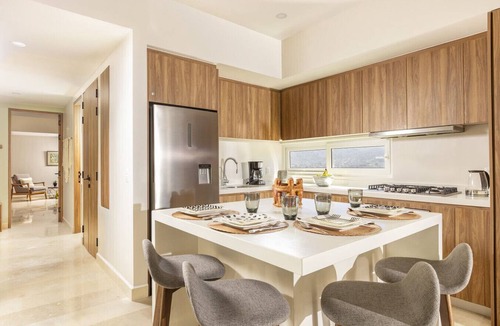 Las Glorias Apartment | Dreamy Oceanview Getaway 1BR + Breakfast Included