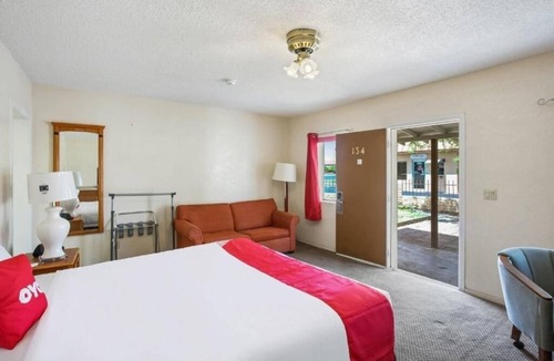 Yuma Hotel | Easy Access to Major Yuma Attractions from Comfortable 3 Queen Bed Room
