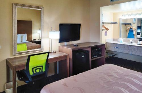 Flagstaff Hotel | Econo Lodge Flagstaff East I-40