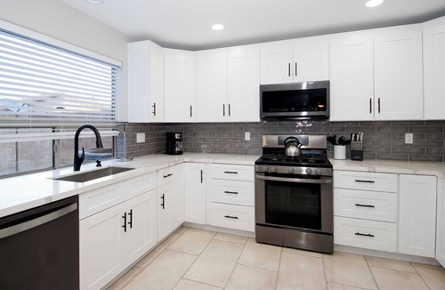 Norterra House | Elegant 4BR Retreat｜Lush Yard｜Perfect for Families & Pets #41649