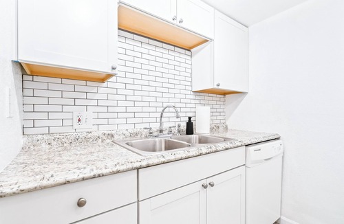 Tucson Apartment | Elegant Full Apt 2br/2b w/Pool & bbq