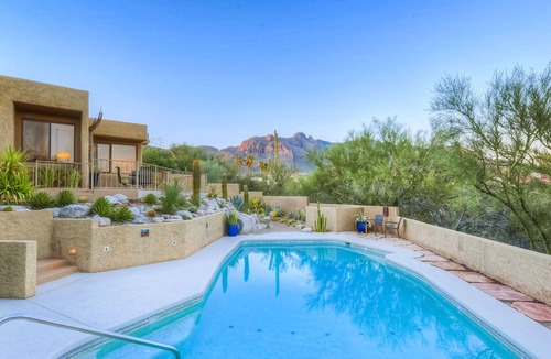 Catalina Foothills Estates House | Elegant home with ample outdoor space, central AC & W/D - close to golf & dining
