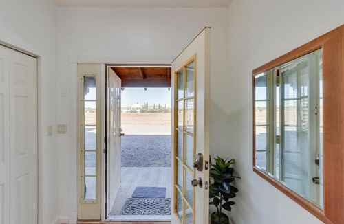Eleven Mile Corner Apartment | Eloy Retreat w/Pool Access + Central A/C!