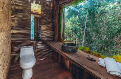 Huay-Pix Hotel | Embajada Universal