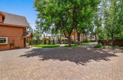 Flagstaff Cottage | England House Cottage | Downtown Flagstaff | Cozy Retreat | Private Backyard | Pet-Friendly