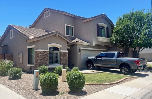 Chandler House | Enjoy this cozy townhouse during your remodeling or construction projects!