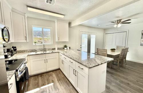 Glendale House | Entire Duplex near Zion with 2 hot tubs sleeps 9