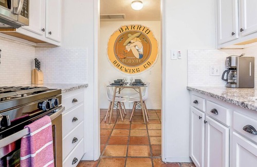 Samos House | Entire Home, Central Tucson Near UofA Campus and downtown Tucson