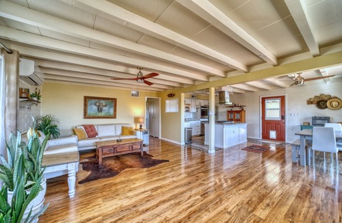Cottonwood House | Epic Views! 6 Acre Ranch House Bordering National Forest