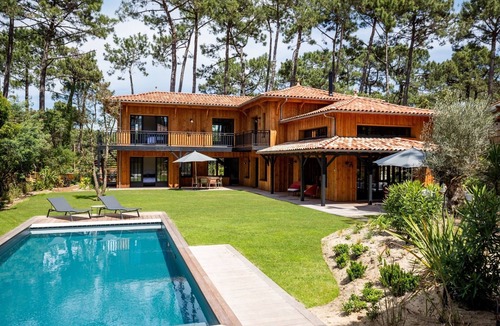 Le Canon Villa | Etxola, 7 chambres, piscine chauffée, superbe villa typique, grand jardin