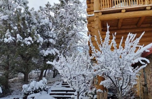 Torreon Cabin | EV Charger CHK IN/OUT 1PM Incredible Log Home in Gated Torreon with Hot tub