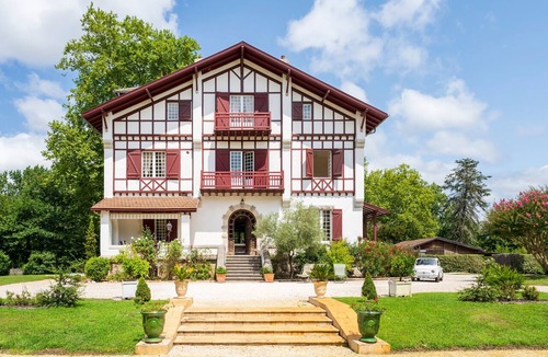 Soustons House | Exceptional 19th-Century Villa with Heated Pool & Private Park – Between Ocean and Lake